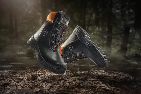 Chainsaw boots outlet uk